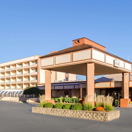 מערב ספרינגפילד Quality Inn מראה חיצוני תמונה
