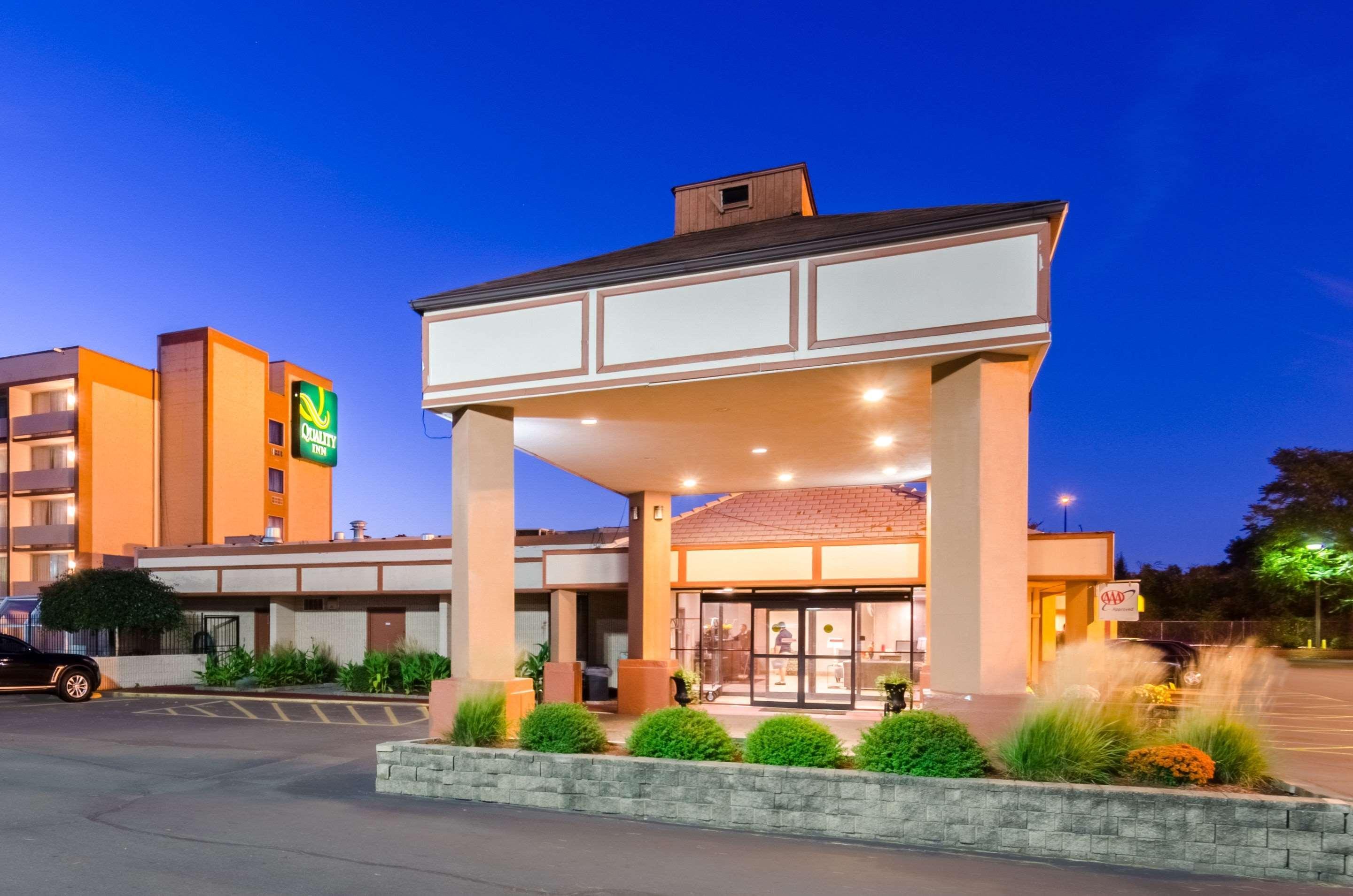 מערב ספרינגפילד Quality Inn מראה חיצוני תמונה